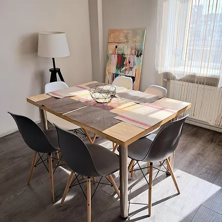 Charming Old Town Retreat ריגה